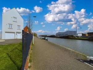 Towpath- click for photo gallery